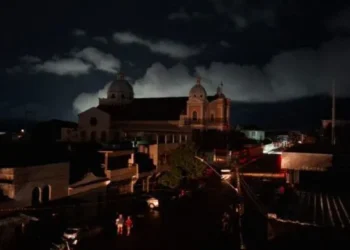 Apagão atinge cidades do Amazonas; distribuição de água também é afetada